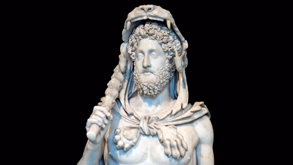 Hoàng đế Marcus Aurelius Commodus Antoninus trị vì La Mã từ năm 177 - 192 cũng có cái chết đầu đau đớn. Sau khi thoát khỏi âm mưu ám sát bằng thuốc độc, vua Antoninus bị một đô vật bóp cổ đến tắt thở khi ông hoàng đang tắm.