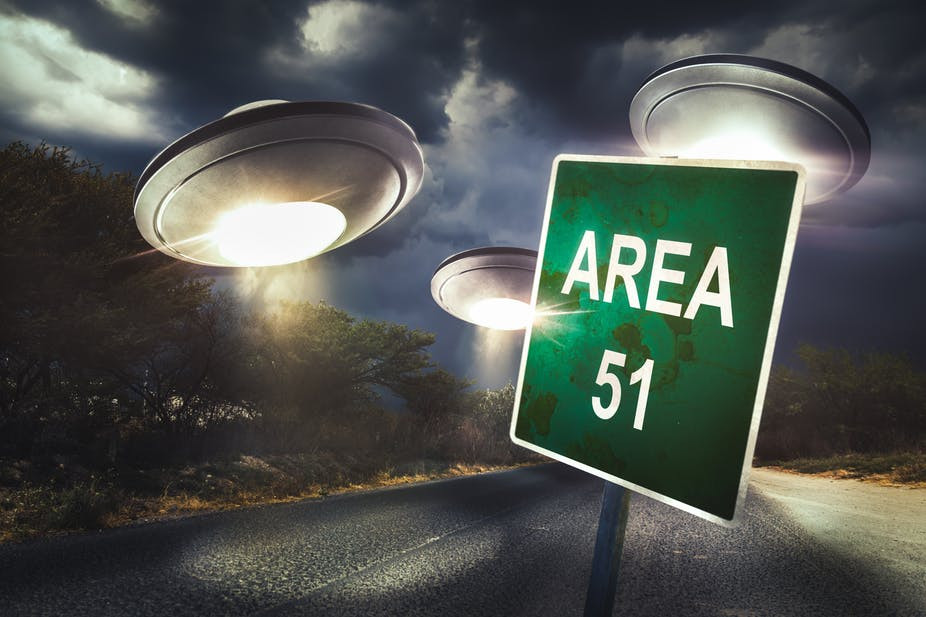 Không chỉ UFO, Mỹ còn "tóm" được người ngoài hành tinh. Sau khi đưa về Vùng 51, các chuyên gia, nhà khoa học tiến hành nghiên cứu công nghệ chế tạo đĩa bay và đặc điểm của người ngoài hành tinh.