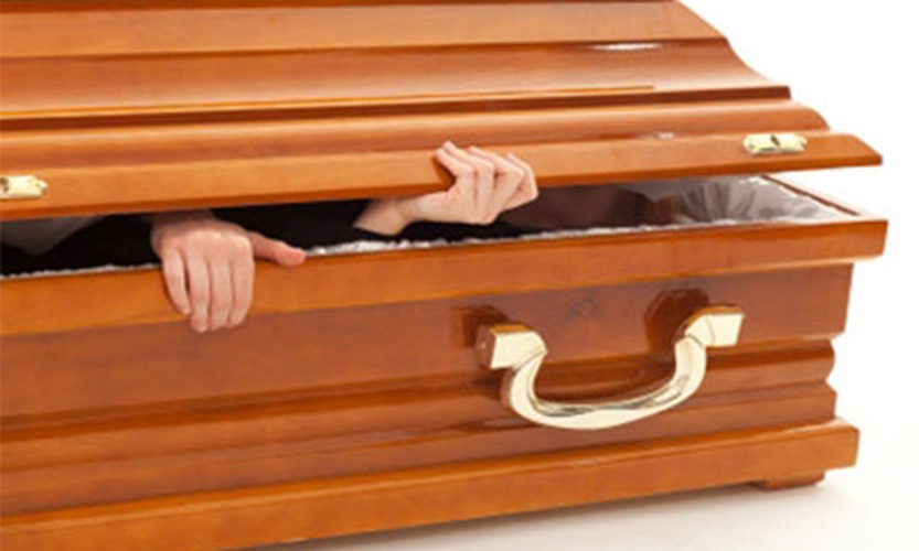 Trong những năm qua, công chúng cũng như giới chuyên gia không khỏi kinh ngạc trước một số trường hợp người chết sống lại trong quan tài hoặc nhà xác.