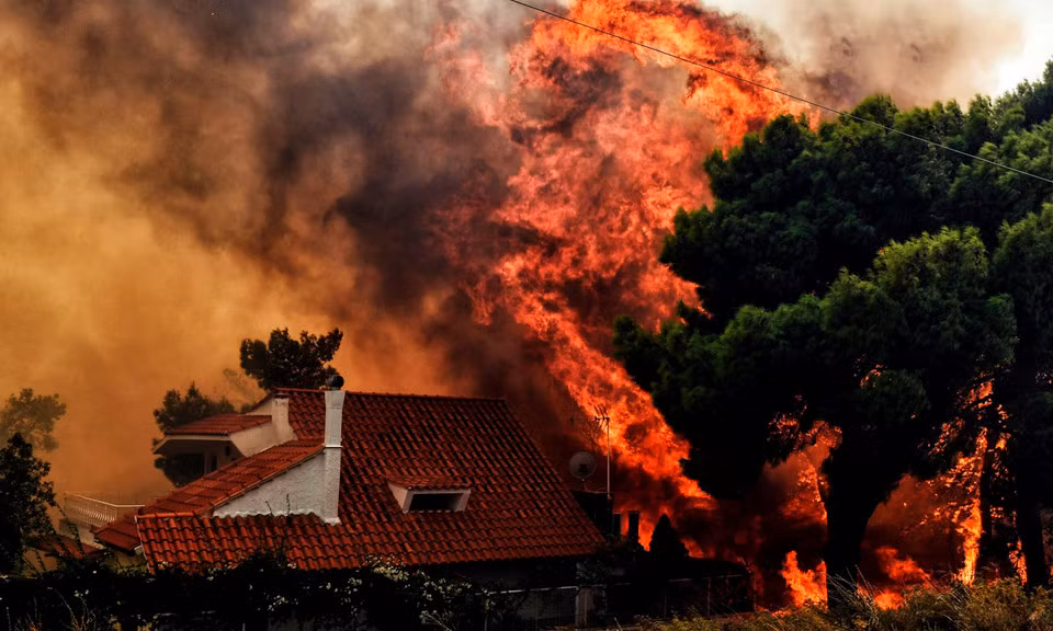 Không chỉ Australia, thế giới từng chứng kiến một số vụ cháy rừng nghiêm trọng khác. Điển hình là thảm kịch cháy rừng tàn khốc xảy ra ở Hy Lạp năm 2018.