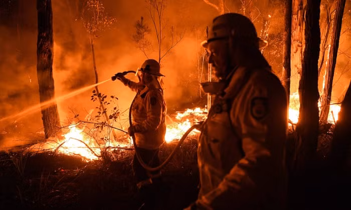 Australia hiện đối mặt với thảm họa cháy rừng khủng khiếp. Theo CNBC, những đám cháy đã biến khu vực miền đông nam thành một vùng đất chết chóc rùng rợn.