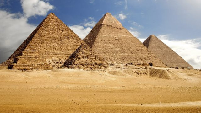  Kim tự tháp là công trình kiến trúc cổ xưa nổi tiếng ở Ai Cập với bề dày lịch sử và ẩn chứa nhiều điều bí ẩn mà giới khoa học nỗ lực giải mã trong những năm qua.