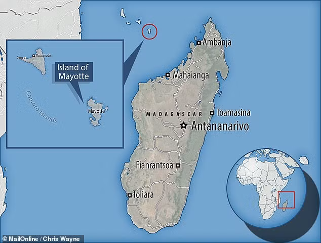 Nhóm nghiên cứu nhận thấy magma trong lòng đất ở độ sâu 32 km khi vận động hướng lên trên cho tới khi chạm tới đáy biển tạo nên vụ phun trào dưới nước.