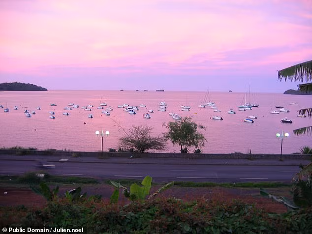 Sau một thời gian nghiên cứu, các chuyên gia phát hiện âm thanh bí ẩn trên đến từ hồ magma chuyển động bên dưới đáy biển Ấn Độ Dương.