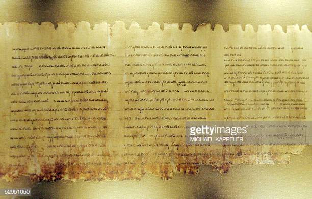 Dù chưa tìm ra nguồn gốc của loại muối này nhưng các chuyên gia tin rằng chúng góp phần bảo quản nguyên vẹn cuộn giấy Temple Scroll.