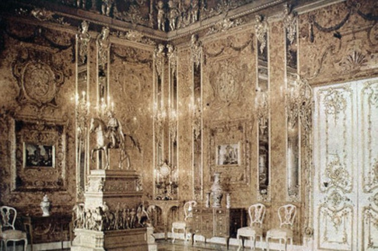 Một số người hoài nghi "Kỳ quan thứ 8" của nhân loại có thể được cất giấu ở Kaliningrad hay ở dưới đáy biển Baltic.