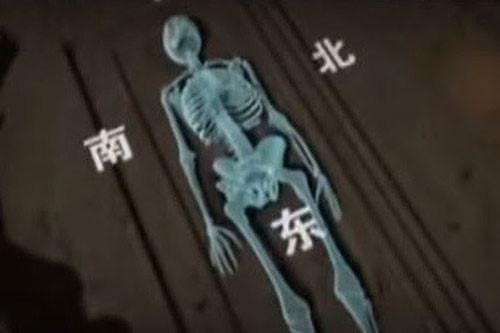 Khi mở cửa ngôi mộ thứ nhất, các chuyên gia vô cùng bất ngờ bởi bên trong là một kho báu khổng lồ.