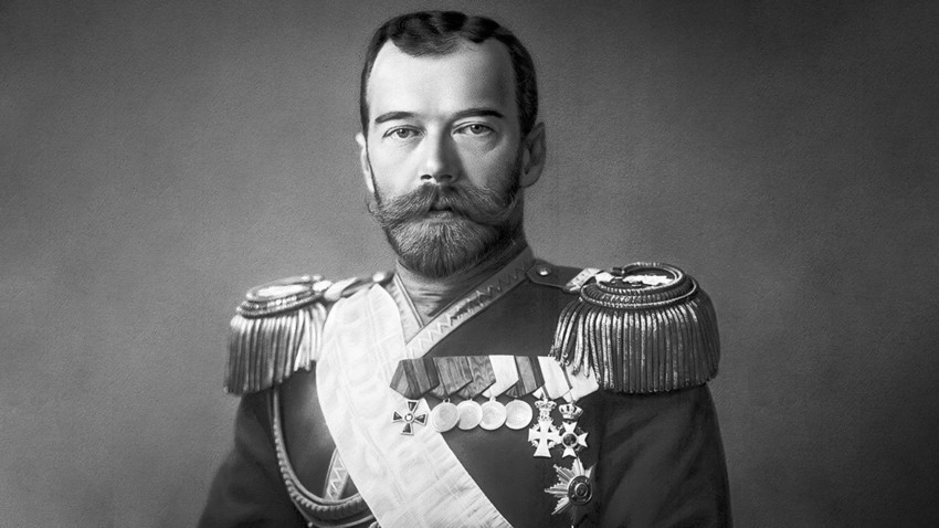 Nicholas II (1868 - 1918) là một trong những Sa hoàng Nga nổi tiếng lịch sử. Ông hoàng này có thói quen hút thuốc lá rất nhiều. Một số tài liệu chỉ ra Sa hoàng Nicholas hút hơn 25 điếu thuốc mỗi ngày.