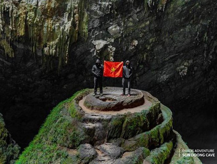 MV bao gồm nhiều cảnh quay đẹp tại các địa danh nổi tiếng ở Quảng Bình, trong đó ấn tượng nhất không thể không kể đến hình ảnh hang Sơn Đoòng hùng vĩ, tráng lệ và vô cùng độc đáo