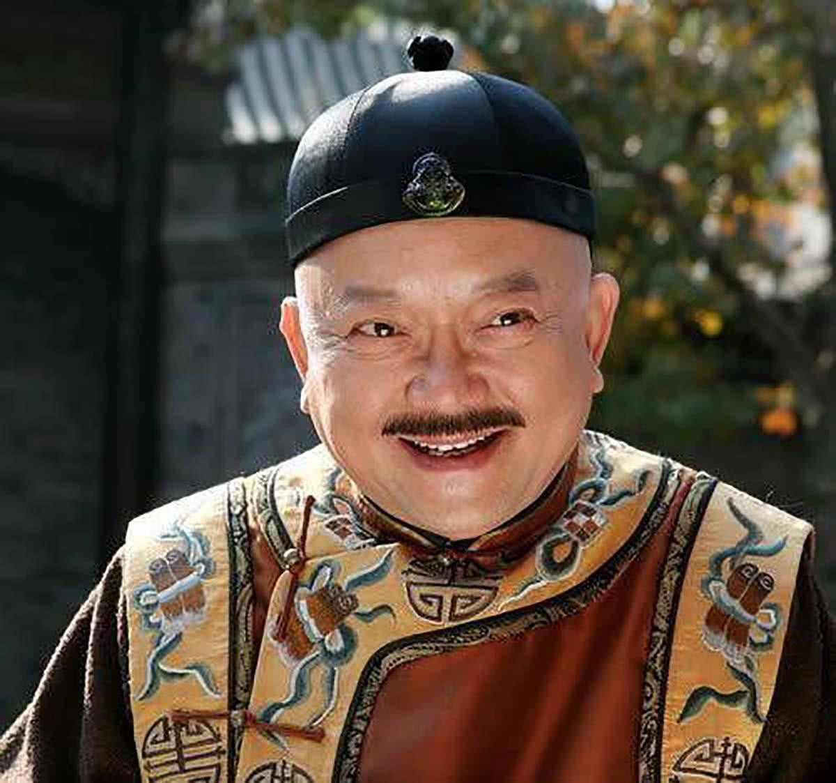 Thậm chí, sau khi Mai Quế được cho xuất cung, Hòa Thân còn lấy mỹ nhân này về làm vợ lẽ mà hoàng đế Càn Long không hề hay biết. Đây được coi là một tội lớn của Hòa Thân nên sau này y bị hoàng đế Gia Khánh xử tội nặng.