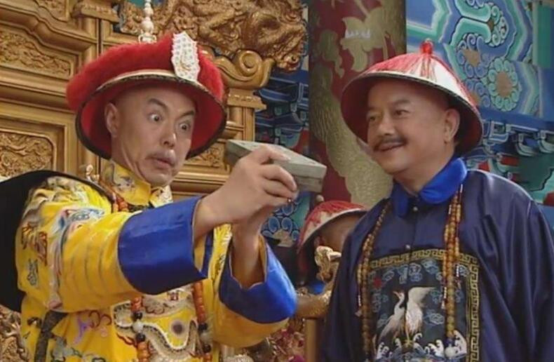 Không chỉ "ăn chặn" đồ tiến cống dâng vua, Hòa Thân còn cả gan chiếm đoạt mỹ nhân của Càn Long. Trong cuốn Quy vân thất kiến văn tạp ký, tác giả Trần Điêu có viết về việc này.