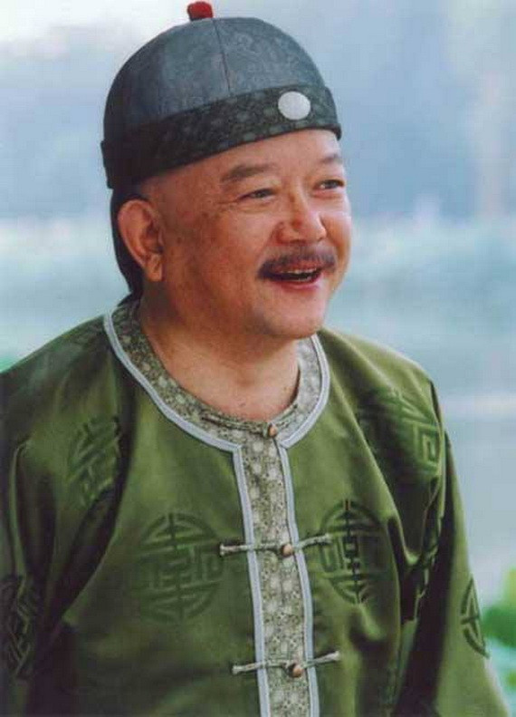 Trong số này có việc Hòa Thân nhiều lần "bỏ túi" nhiều bảo vật, đặc sản được các địa phương dâng lên cho Càn Long.