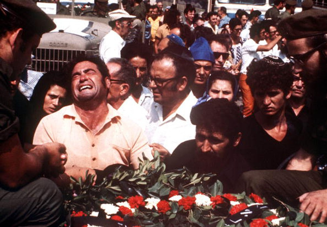 Vụ thảm sát 11 vận động viên Israel khiến dư luận thế giới không khỏi bàng hoàng. Sự kiện chấn động dư luận này đã khiến Olympic Munich 1972 phải lùi lại thời gian tổ chức.