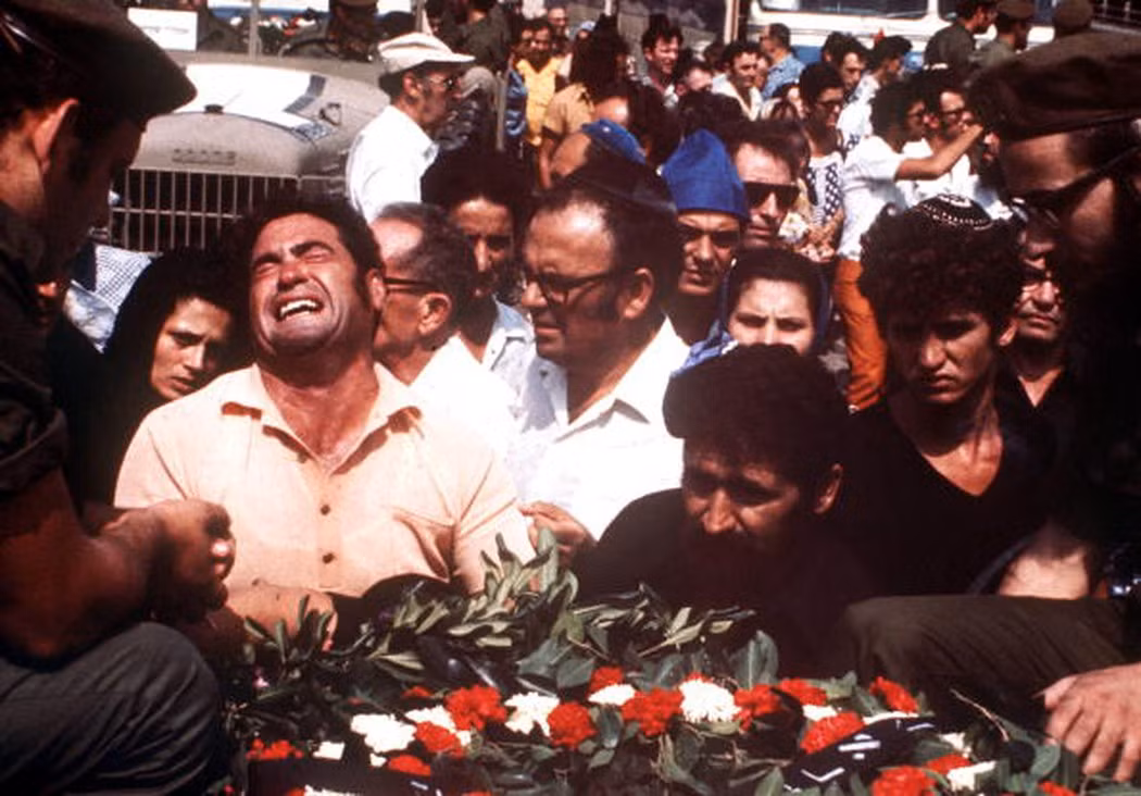 Vụ thảm sát 11 vận động viên Israel khiến dư luận thế giới không khỏi bàng hoàng. Sự kiện chấn động dư luận này đã khiến Olympic Munich 1972 phải lùi lại thời gian tổ chức.