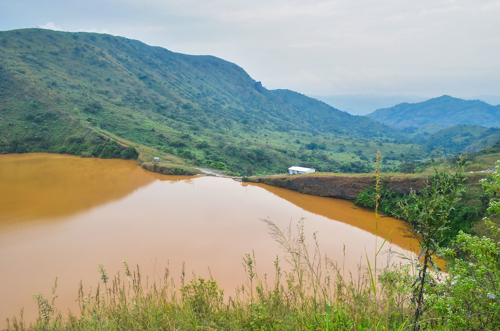 Không những vậy, hơn 3.500 gia súc chết chỉ trong vòng vài phút. Nguyên nhân tử vong của người và động vật được xác định là ngạt khí carbon dioxide.