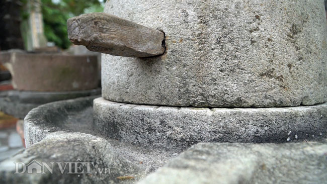 Hầu như những nông cụ như cối đá xay lúa, cối đá giã gạo... đều còn nguyên vẹn.