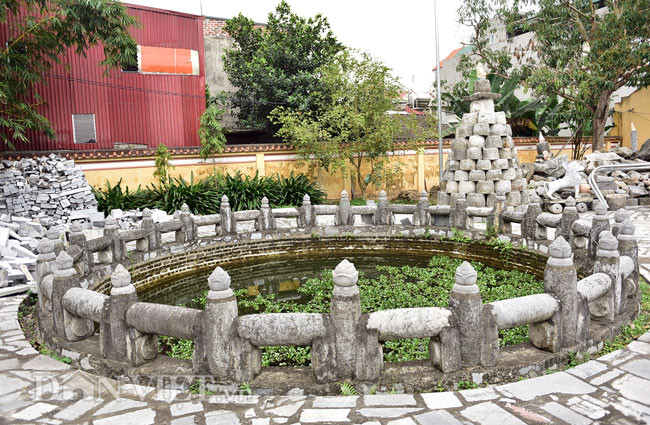 Khoảng hơn 25 năm trước, nhiều nhân duyên đã đưa sư Thích Thanh Thắng đến với nhiều vùng quê đồng bằng sông Hồng, nhìn thấy rất nhiều vật dụng bằng đá như: cối, chậu, cầu, con tuốt lúa, trụ cối, chân đá táng... Sau hàng trăm năm gắn bó với người nông dân, giờ đây những vật dụng bằng đá bị lãng quên, vứt bỏ. Thầy đã xin mang về để sử dụng.