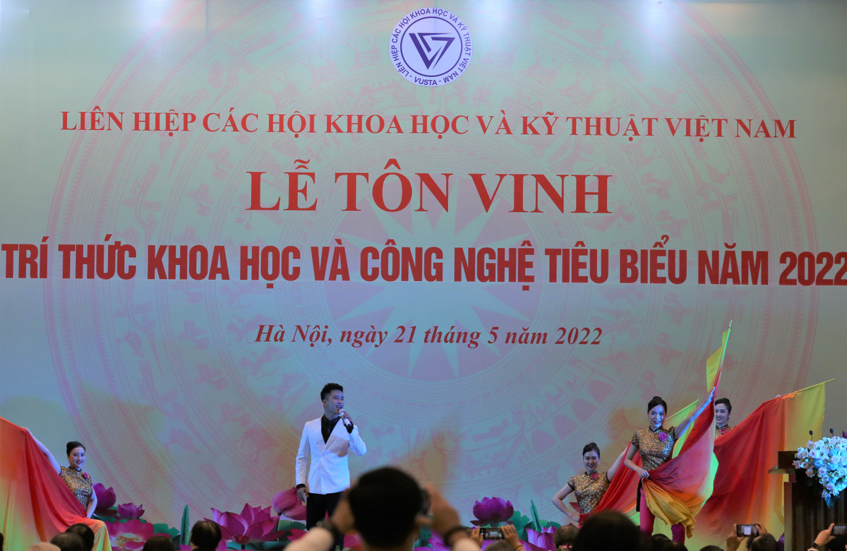 Le Ton vinh tri thuc Khoa hoc va Cong nghe tieu bieu nam 2022 thanh cong tot dep