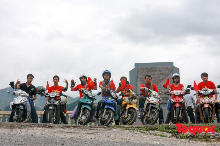 Đây là cung đường ưa thích của khách du lịch. Trên đỉnh đèo Mã Pì Lèng, cũng là nơi cao nhất của Đường Hạnh Phúc, hiện có một trạm dừng chân cho du khách ngắm cảnh và tại đây đặt một tấm bia đá ghi lại những dấu ấn trong quá trình xây dựng đường đèo.