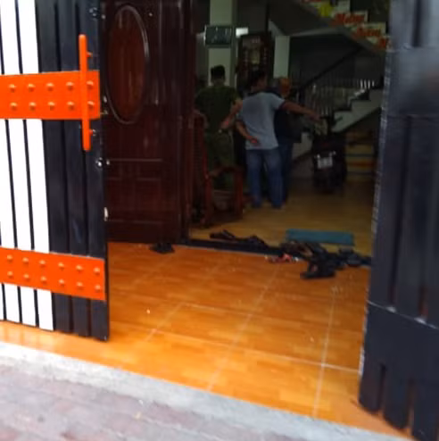 Cong an kham nha dai gia deo nhieu vang nhat Viet Nam Phuc XO-Hinh-2