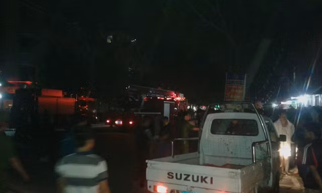 Toàn bộ khu vực xảy ra đám cháy đã bị cắt điện.