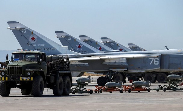 Lính công binh Nga chỉ đang tập trung vào việc nâng cấp, gia cố đường băng cũng như xây dựng thêm các khu nhà chứa để đảm bảo kỹ thuật cho máy bay mà thôi.