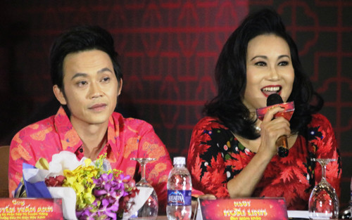 Hoai Linh tre lai khi lam giam khao Thu tai sieu nhi