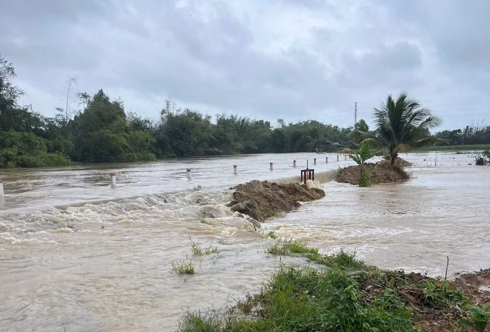 Ngap lut dang dien ra phuc tap tai mot so tinh mien Trung