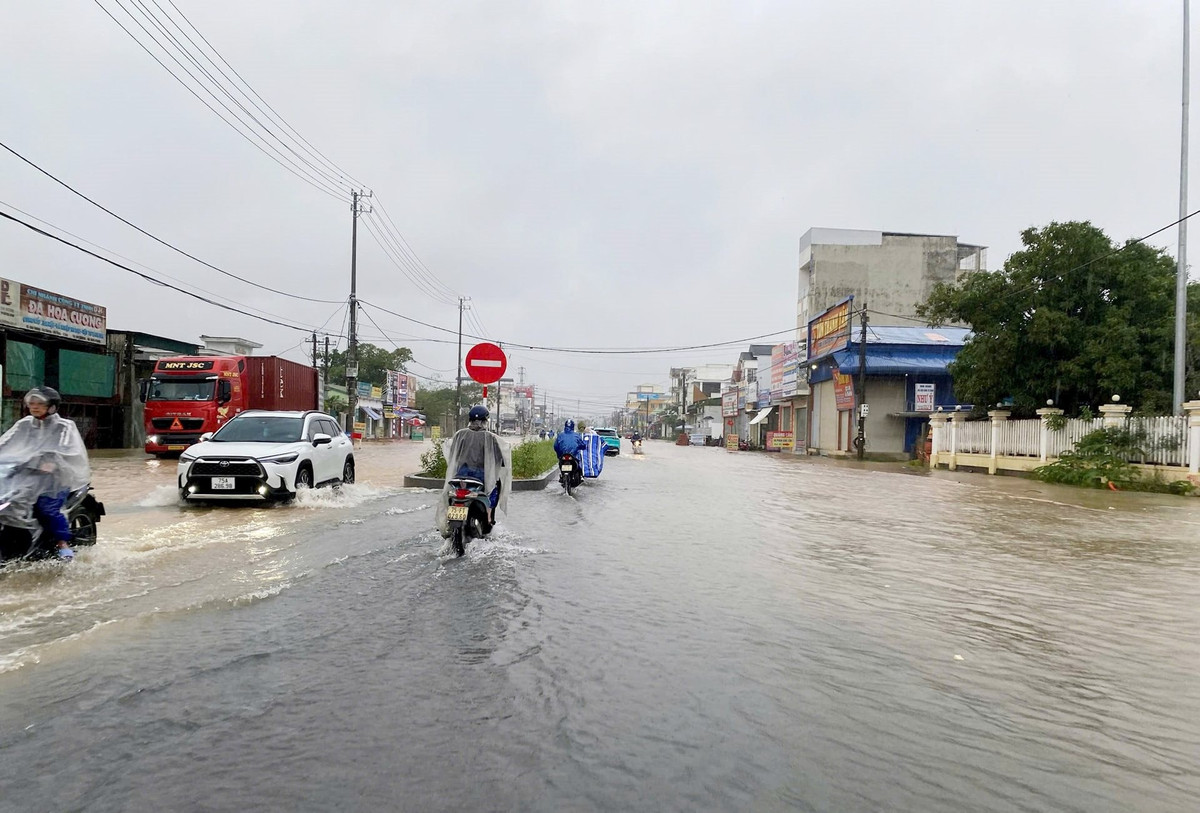 Thoi tiet ngay 28/11: Ha Tinh den Thua Thien Hue co noi mua to