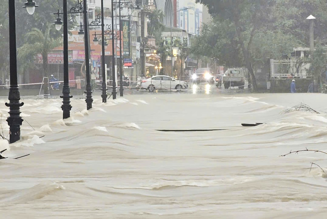 Thủ tướng chỉ đạo ứng phó với mưa lũ ở Trung Bộ Thu tuong chi dao ung pho voi mua lu o Trung Bo