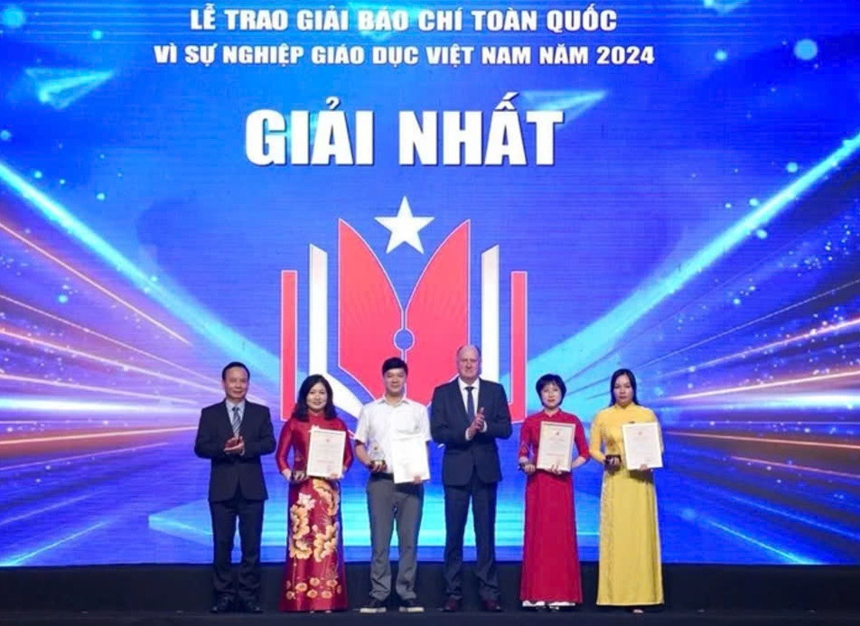 Sáng nay trao giải "Vì sự nghiệp giáo dục Việt Nam" 2024 Sang nay trao giai