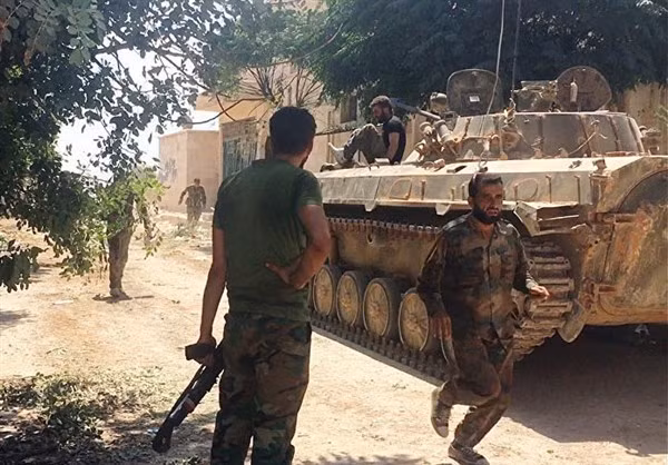 Cuộc tấn công có sự yểm trợ của nhiều đơn vị tăng thiết giáp.