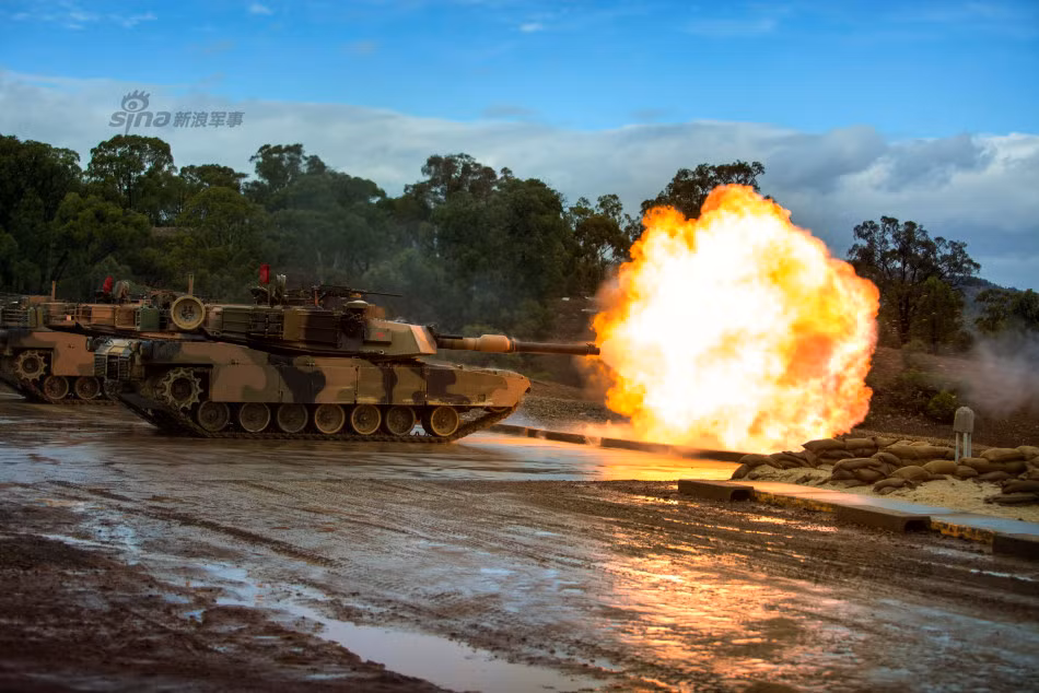 Ngoài ra, đầu xuyên DU có thể làm giảm sức cản không khí, nên có tốc độ, độ chính xác cao hơn so với đầu xuyên tungsten cùng loại. Du cũng có giá rất rẽ so với Tungsten, gần như là cho không đối với những nước có các nhà máy điện hạt nhân.