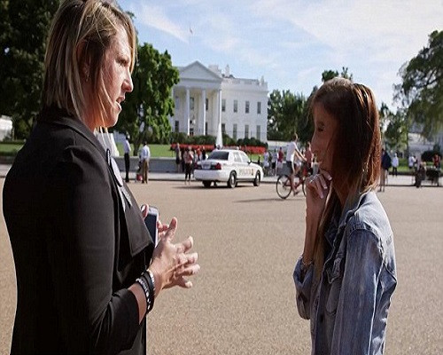 Từ nhỏ Lizzie đã có khiếm khuyết về thể chất. Không chỉ mắt phải bị mù hoàn toàn, mà cơ thể cô còn không có khả năng lưu trữ chất béo nên rất gầy gò ốm yếu. Cô chưa bao giờ vượt qua số cân 27 kg. 