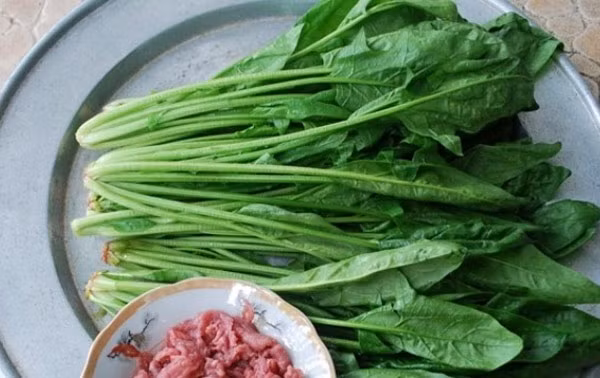 Loại rau này cũng giàu carotenoids giúp bảo vệ cơ thể, chống lại bệnh ung thư.