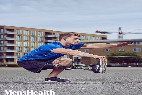 Jack Eyers bị dị tật bẩm sinh, môt chân kém phát triển và gây đau đớn. Anh đã phải cắt bỏ chiếc chân đó. Tuy nhiên vượt lên số phận, anh hiện là huấn luyện viên thể hình.