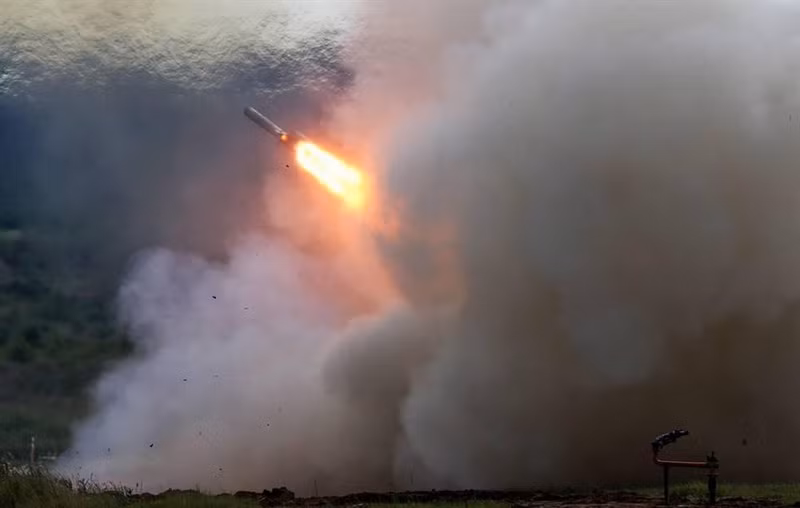 Theo kế hoạch, trong lễ duyệt binh kỷ niệm 75 năm ngày chiến thắng Phát xít, sẽ có khoảng 225 hệ thống vũ khí các loại tham gia, trong đó có 20 mẫu vũ khí mới lần đầu tiên xuất hiện. Sau sự kiện này, những hệ thống pháo nhiệt áp Tosochka mới sẽ chính thức được đưa vào sử dụng trong các hoạt động huấn luyện và chiến đấu.