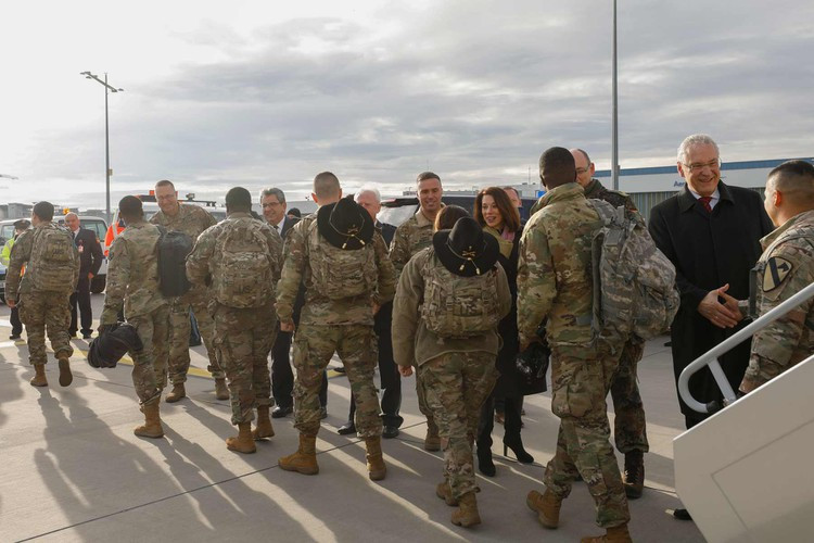 Cuộc tập trận này ban đầu dự tính quy tụ sự tham gia của khoảng 37.000 binh sĩ đến từ Mỹ và 18 quốc gia (16 thành viên NATO và 2 đối tác là Phần Lan và Georgia) cùng với nhiều thiết bị quân sự, gồm xe tăng, pháo, máy bay, tàu chiến…