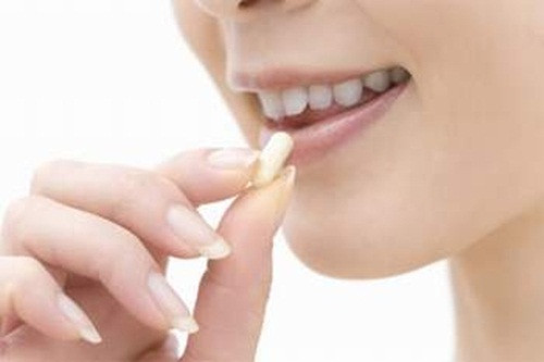 Hãy làm việc với bác sỹ để tìm ra nguyên nhân dị ứng. Bác sỹ sẽ kê một số loại thuốc như thuốc kháng sinh histamine hay thuốc nhỏ mũi steroid để giảm các triệu chứng trên.