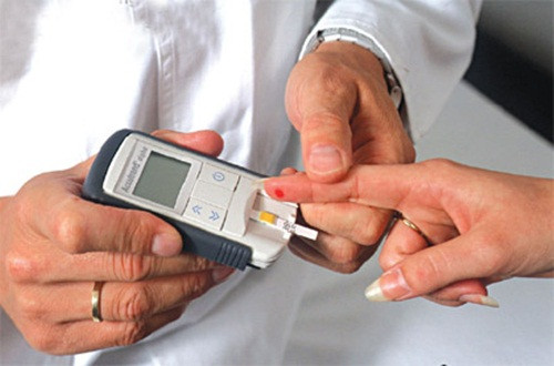 Tiểu đường loại 1. Được coi là bệnh của vị thành niên nhưng ngày càng nhiều người lớn bị bệnh này. Những bệnh nhân có tình trạng bệnh này thường không thể sản xuất insulin, glucose.