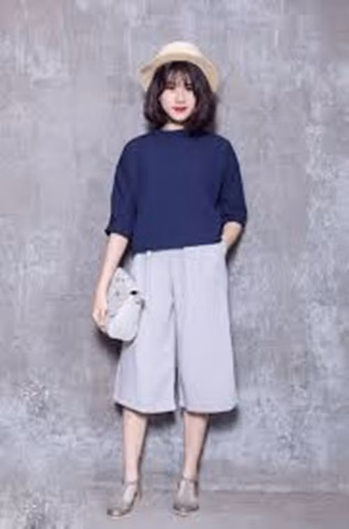 Quần ngố dài đến đùi. Hãy tránh mặc những chiếc quần này bởi nó sẽ không phô hết được đôi chân của bạn làm người khác có cảm giác chân bạn càng ngắn hơn.