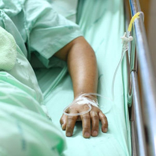 Đột quỵ. Ở độ tuổi 75, nhiều đàn ông đột quỵ hơn phụ nữ. Từ 75-85, phần trăm này ngang hàng nhau giữa hai giới. Sau đó đến 85 tuổi thì phụ nữ lại bị đột quỵ nhiều hơn.