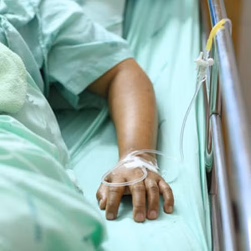 Đột quỵ. Ở độ tuổi 75, nhiều đàn ông đột quỵ hơn phụ nữ. Từ 75-85, phần trăm này ngang hàng nhau giữa hai giới. Sau đó đến 85 tuổi thì phụ nữ lại bị đột quỵ nhiều hơn.