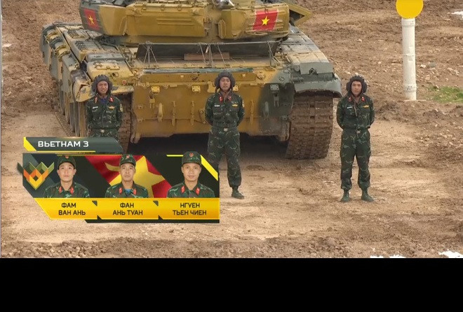 16h ngày 29/8 (giờ Việt Nam), kíp lái số 3 của Đội tuyển xe tăng Việt Nam bước vào trận đấu thứ 3 của bảng hai cuộc thi Xe tăng hành tiến - Tank Biathlon trong khuôn khổ hội thao Army Games 2020. Kíp lái số 3 của đội tuyển Việt Nam bao gồm Trung úy QNCN Phạm Văn Anh, vị trí trưởng xe; Thượng úy QNCN Phan Anh Tuấn, vị trí pháo thủ; Thượng úy QNCN Nguyễn Tiến Chiến, vị trí lái xe.