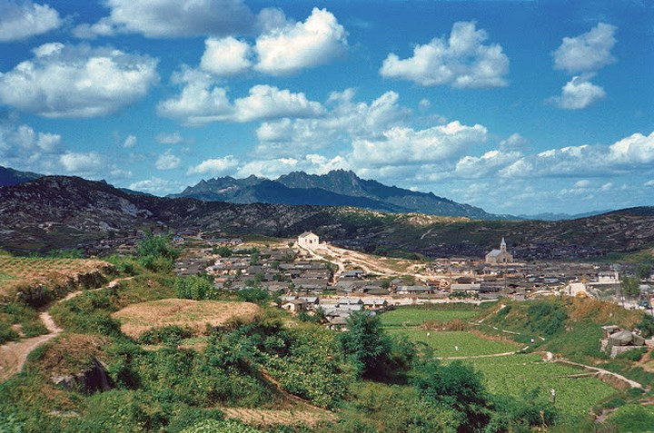 Khung cảnh nên thơ của một thị trấn phía bắc Seoul tháng 9/1955.