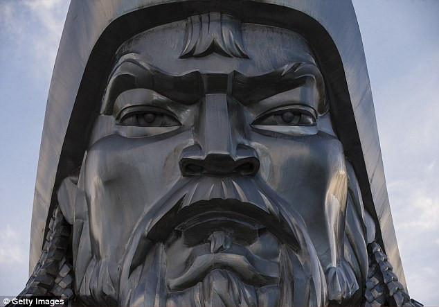 Nơi đây được gọi là Bảo tàng và Khu phức hợp tượng đài Thành Cát Tư Hãn, nằm bên bờ sông Tuul ở Tsonjin Boldog, phía đông thủ đô Ulaanbaatar của Mông Cổ.