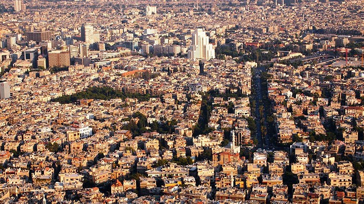 Từng đón nhiều người tị nạn: Đất nước này từng là nơi trú ẩn an toàn cho hàng triệu người tị nạn khắp Trung Đông. Tuy nhiên, 4 năm trở lại đây, hơn 3 triệu người dân Syria đã buộc phải rời bỏ nhà cửa để trở thành người tị nạn sang Lebanon, Thổ Nhĩ Kỳ. Ảnh You Tube