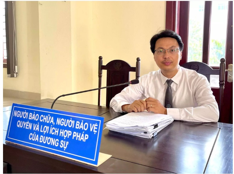 Phó Giám đốc ngân hàng bị đánh: Trách nhiệm Công ty vệ sĩ Nhật Hoàng? - Hình 2 Pho Giam doc ngan hang bi danh: Trach nhiem Cong ty ve si Nhat Hoang?-Hinh-2