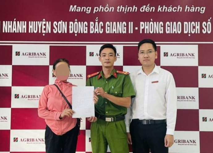 Bac Giang: Nguoi phu nu suyt mat 130 trieu dong tu ke gia danh cong an