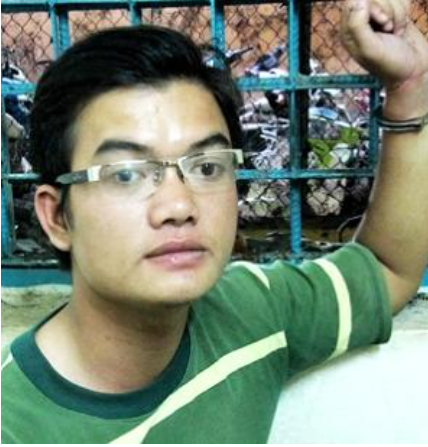 Theo cáo trạng, Quang và bà Huỳnh Thị Cẩm Nhung có mối quan hệ tình cảm, nhưng đến giữa năm 2013, bà Nhung chủ động chia tay. Mặc dù vậy, "phi công trẻ" vẫn thường xuyên gọi điện, nhắn tin. Sáng 8/8/2013, Quang gọi điện nhờ nhân tình chở đi xin việc thì bà Nhung nói bận công việc nên Quang mượn xe một người bạn chạy xuống huyện Củ Chi. Đến nhà, Quang và chị Huỳnh Lê Cẩm Uyên xảy ra cãi vã. Quang khai, do bực tức câu nói của chị Uyên: “Ông là thanh niên mà suốt ngày cứ đi bám váy phụ nữ không biết nhục hả?” nên đã đánh, bóp cổ và dùng dây nịt siết cổ rồi nhấn nước nạn nhân cho đến chết. Sau đó, Quang kéo xác vào nhà vệ sinh, đổ sữa tắm và chế nước sôi lên người nạn nhân.